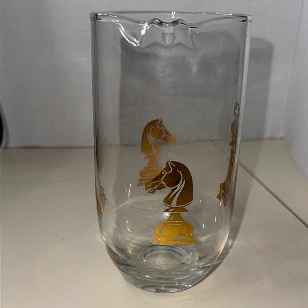 Checkmate Martini Carafe Clear Glass Gold Chess Knight Pawn Design & Pour Spout